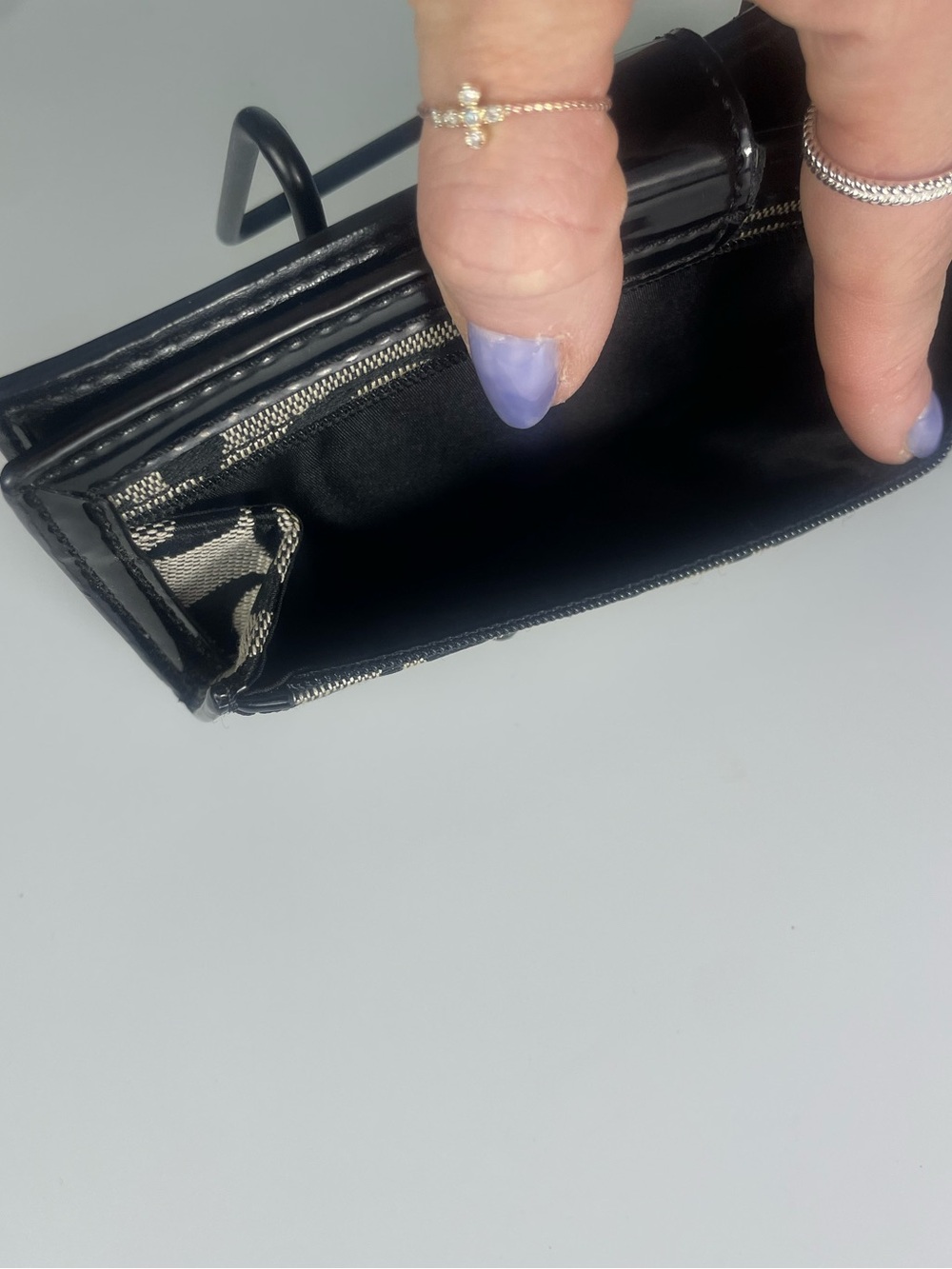 Coach Park Signature Turnlock Slim Wallet - Picture 3 of 10
